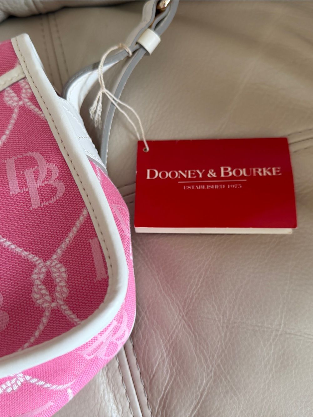 NWT Dooney & Bourke Pink signature Jacquard bag with White leather Trim - Picture 3 of 6